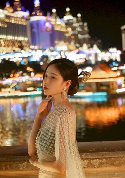 远古粗壮h灌满3p