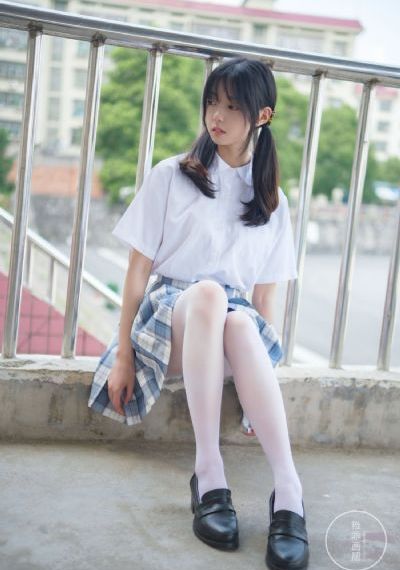 你比星光美丽剧照