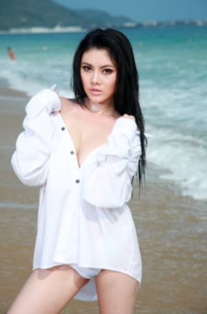 年轻的少妇电影