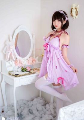 粗大的内捧猛烈进出小视频
