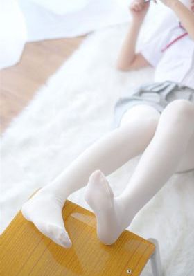 调教放荡丝袜美腿老师的导演是谁
